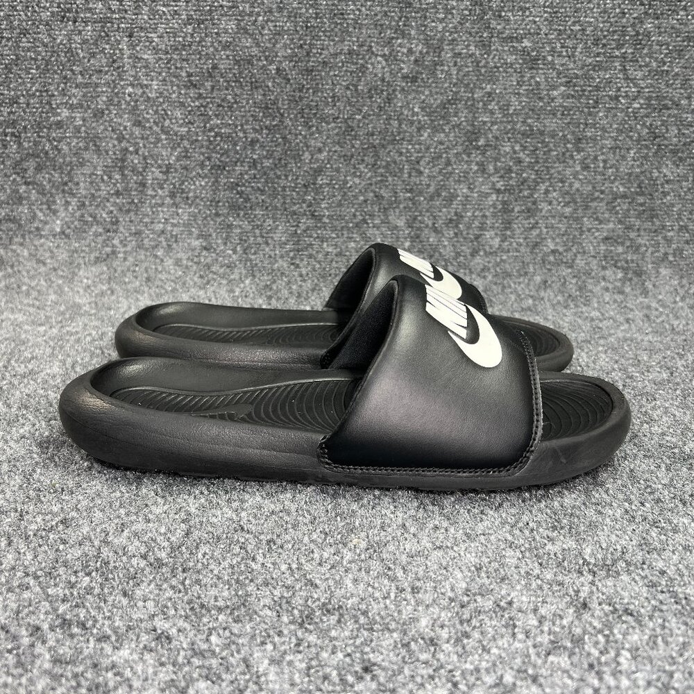 Nike Victori One Slides Men's 8 Black Athletic Recovery Beach‎ Flip Flop Sandals